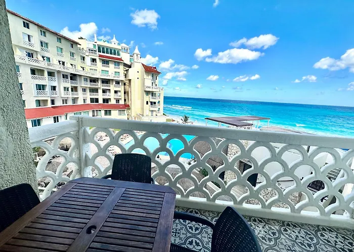 Cancun Plaza - Best Beach