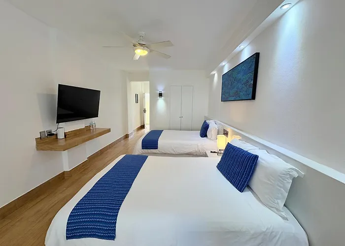 Best Beach Apartments - Cancun Plaza